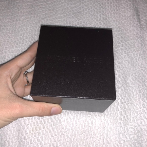 Michael Kors Watch - Picture 5 of 5